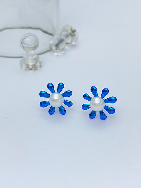 VGACETI Daisy · Bright Surface with Edison's freshwater pearls TITANIUM EARRINGS FOR SENSITIVE EARS