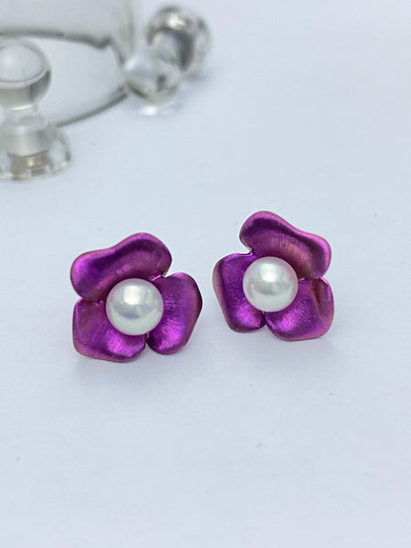 VGACETI Camellia · Brushed Surface with Edison's freshwater pearls TITANIUM EARRINGS FOR SENSITIVE EARS
