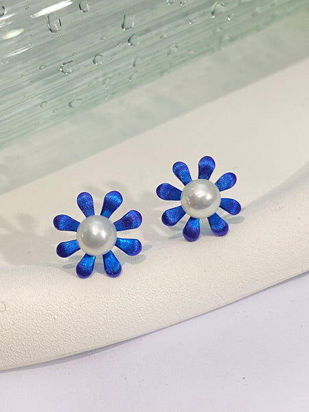 VGACETI Daisy · Brushed Surface with Edison's freshwater pearls TITANIUM EARRINGS FOR SENSITIVE EARS