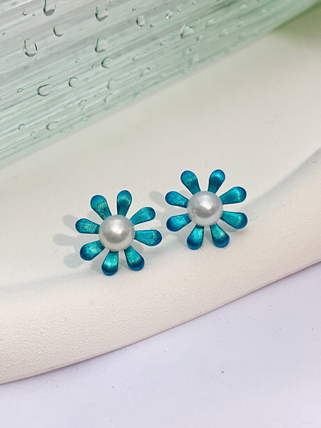 VGACETI Daisy · Brushed Surface with Edison's freshwater pearls TITANIUM EARRINGS FOR SENSITIVE EARS
