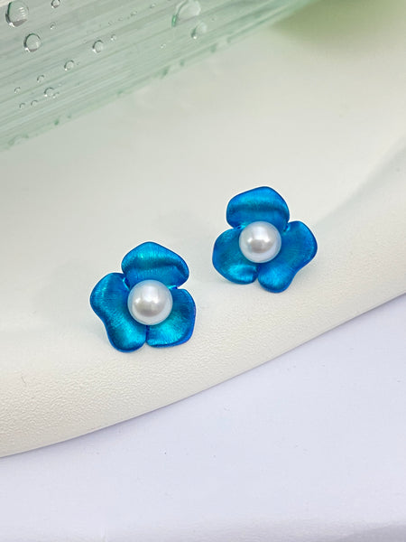 VGACETI Camellia · Brushed Surface with Edison's freshwater pearls TITANIUM EARRINGS FOR SENSITIVE EARS