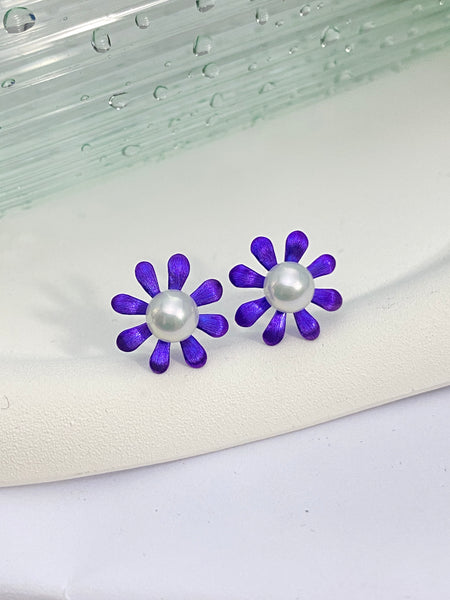 VGACETI Daisy · Brushed Surface with Edison's freshwater pearls TITANIUM EARRINGS FOR SENSITIVE EARS